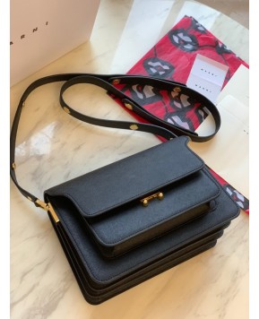 마르니 트렁크백