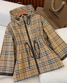 버버리 여성 바람막이