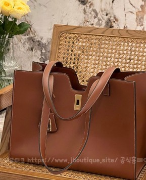 셀린느 카바스 16 트리옹프