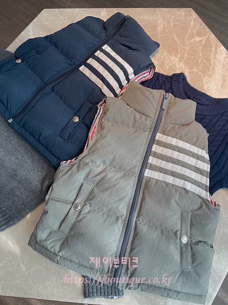 톰브라운 키즈 패딩 조끼 (2color)