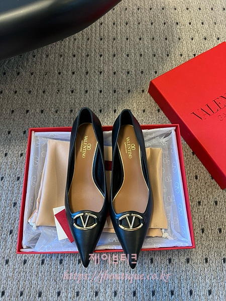 발렌티노 펌프스