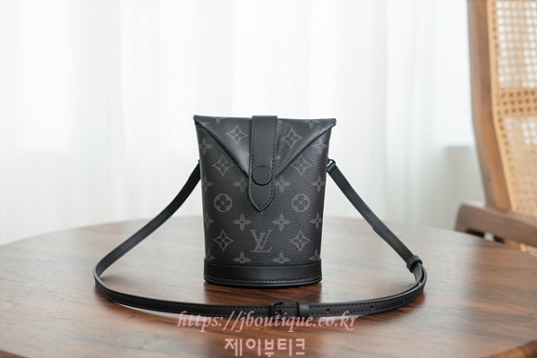 루이비통 엔벨로프 파우치 모노그램