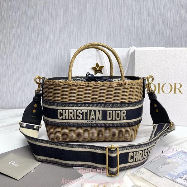 디올 라탄 바스켓 백