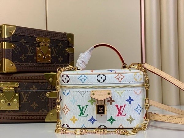 루이비통 LV x TM 베니티 체인 파우치