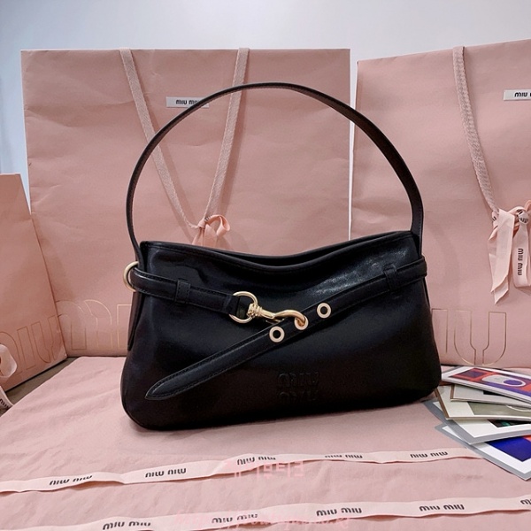 미우미우 숄더백 아방뛰르 나파가죽