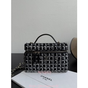 샤넬 2024/25 크루즈 쇼 롱 베니티 체인 탑핸들