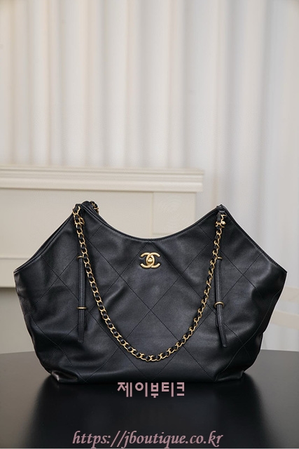 샤넬 25S 맥시 호보백