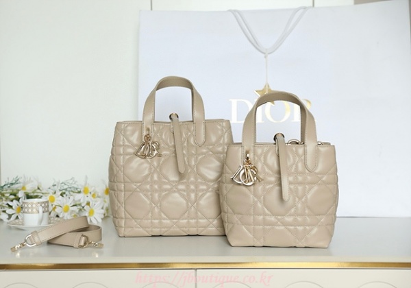 디올 Toujours 뚜주흐 버티컬 토트백 (스몰,미디엄)