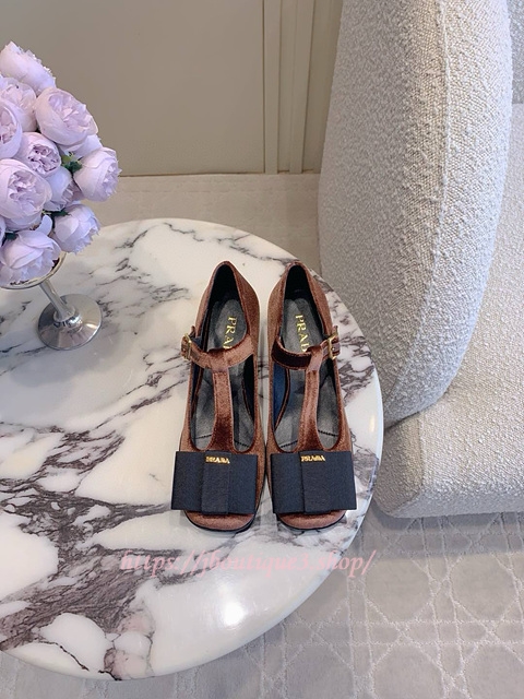 프라다 메리제인 펌프스