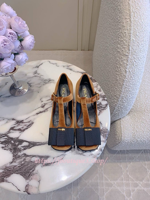 프라다 메리제인 펌프스