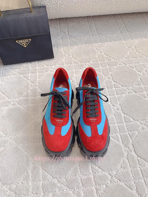 프라다 스니커즈 (남녀 공용)