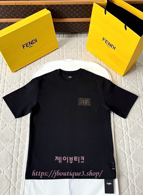 펜디 반팔 티셔츠 (남녀공용)