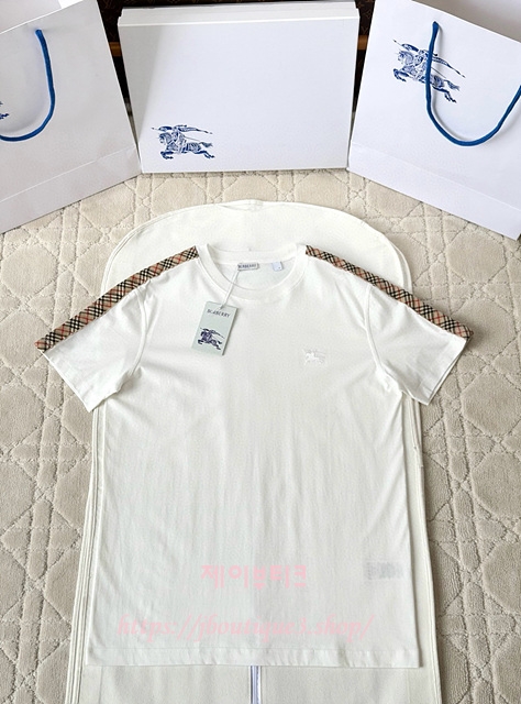 버버리 반팔 티셔츠 (남녀 공용)