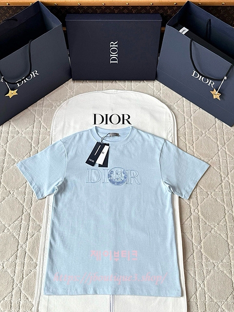 디올 반팔 티셔츠 (남녀 공용)