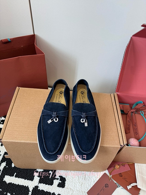 로로피아나 썸머워크