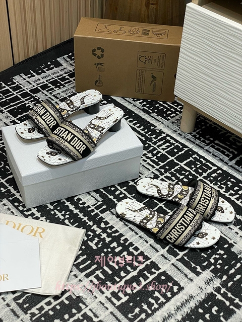 디올 디웨이 슬리퍼 (플랫,힐)