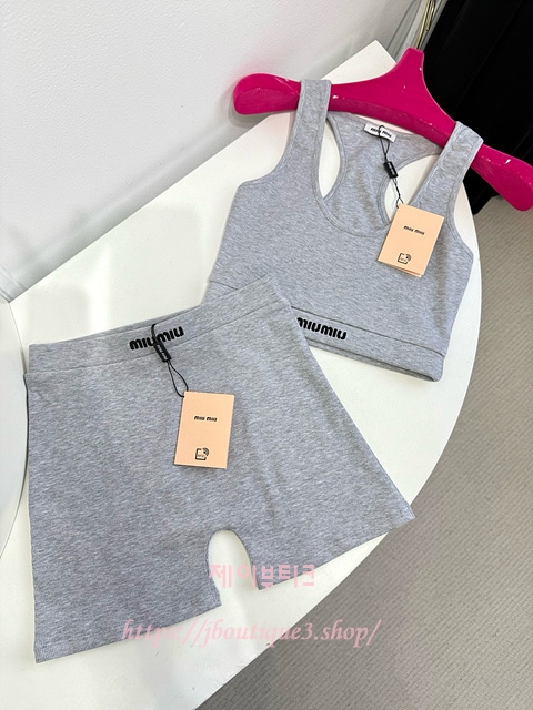 미우미우 투피스