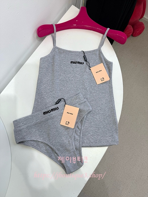 미우미우 투피스