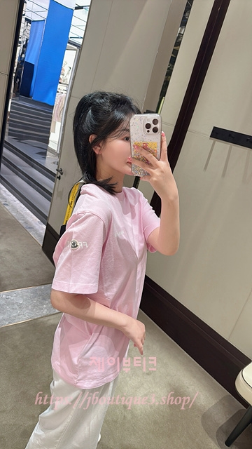 몽클레어 반팔 티셔츠