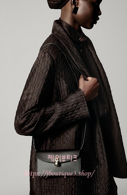 로로피아나 엑스트라 포셰트