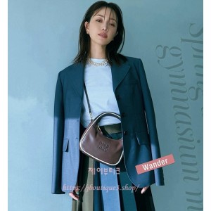 미우미우 완더 가죽 백