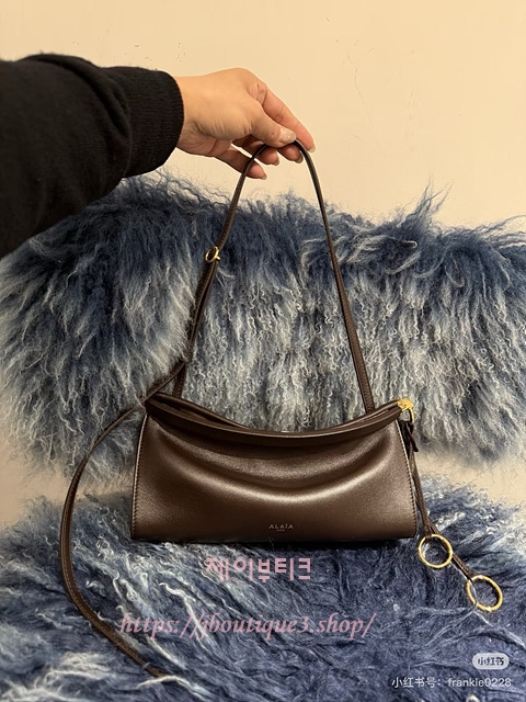 알라이아 LE CLICK 이스트/웨스트 미디엄 백