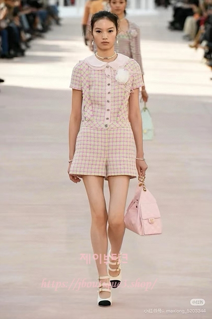 샤넬 반팔 블라우스