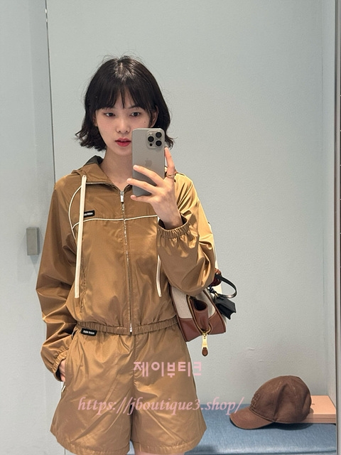 미우미우 바람막이