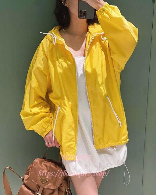 프라다 바람막이