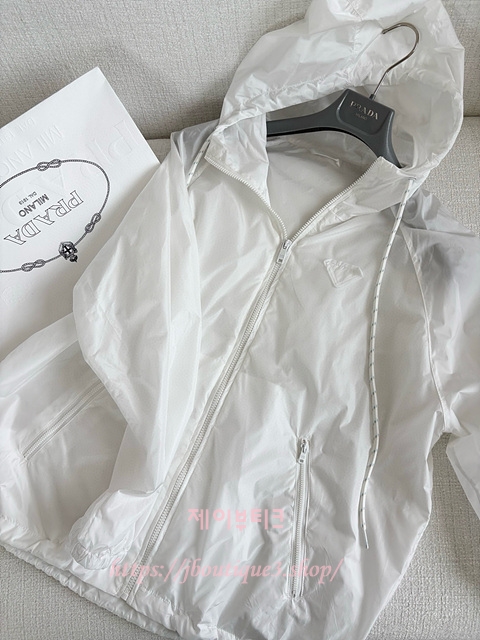 프라다 바람막이