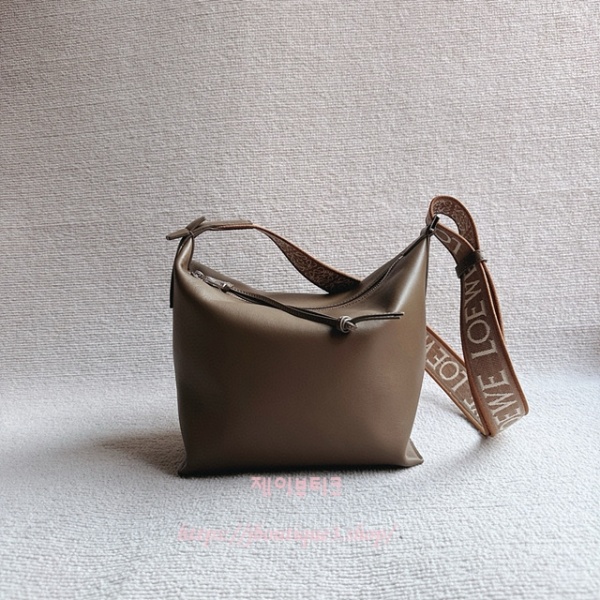 로에베 CUBI 스몰 크로스바디 백