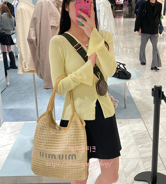 미우미우 라피아 린넨 토트백