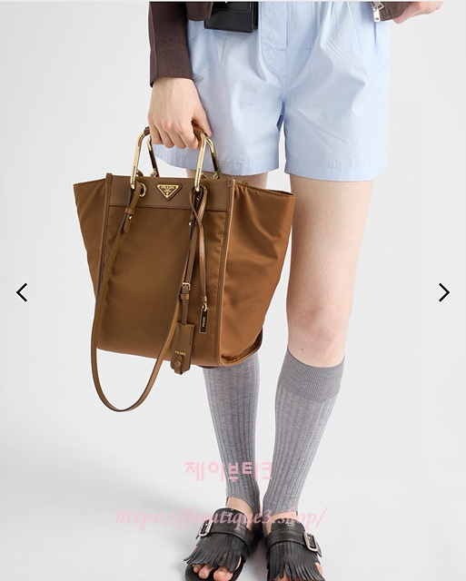 프라다 리나일론 및 가죽 미디엄 토트백