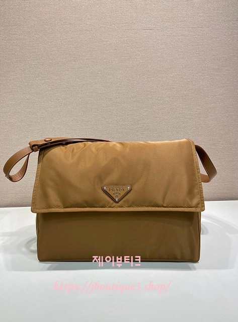 프라다 패딩 리나일론 숄더 백 미디엄