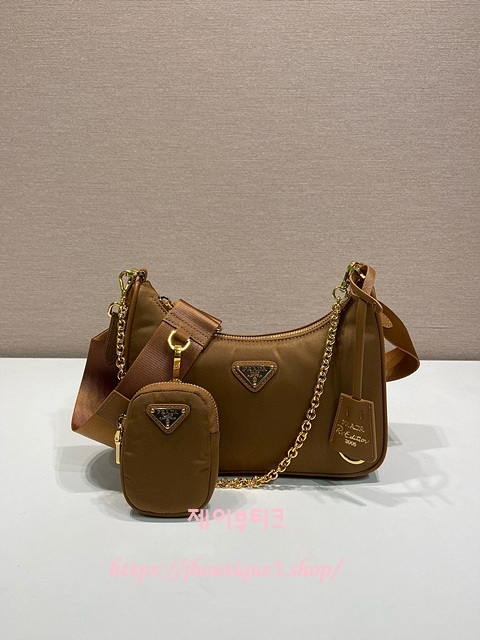 프라다 리에디션 2005 리나일론 백