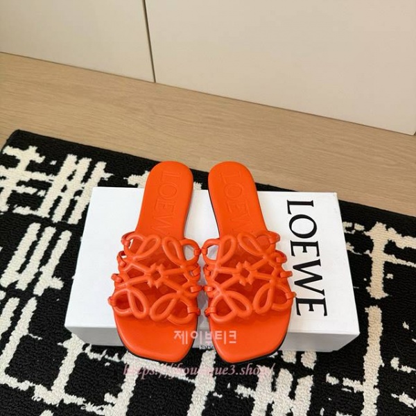 로에베 페탈 애너그램 슬라이드