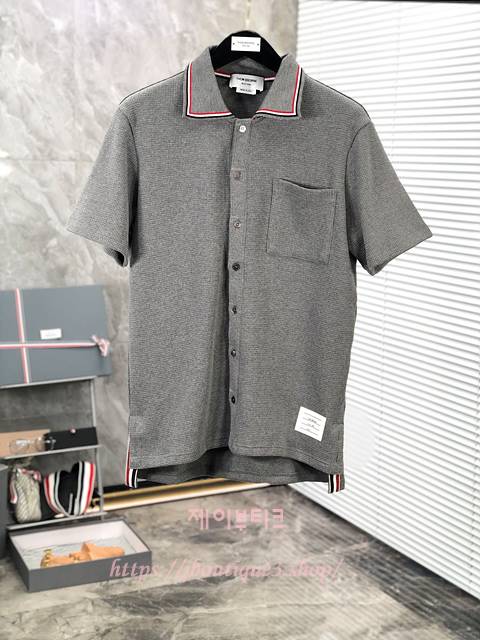 톰브라운 반팔 카라 니트 (남녀 공용)