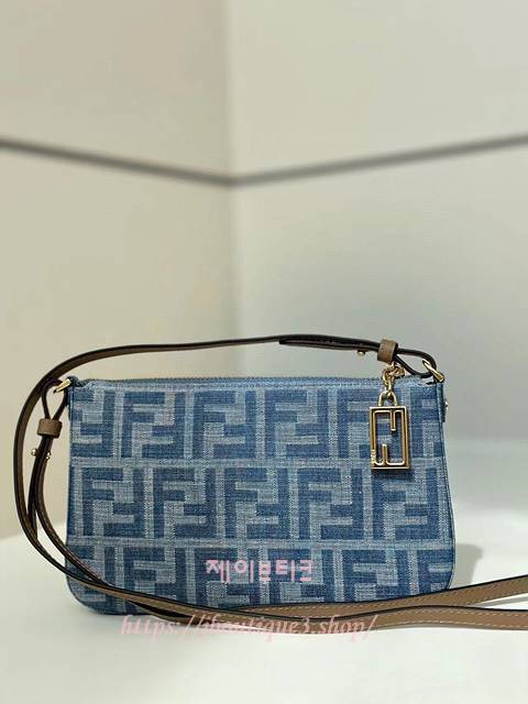 펜디 바게트 파우치