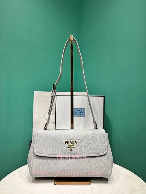 프라다 스몰 가죽 숄더백