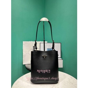 프라다 파니에 토트백