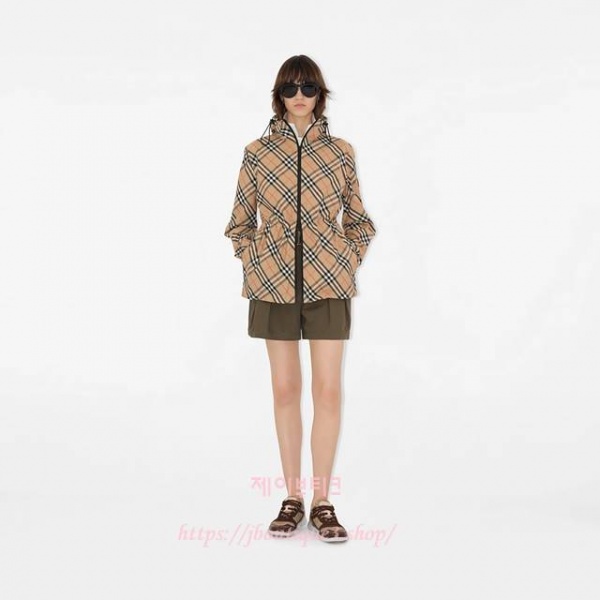 버버리 바람막이 자켓