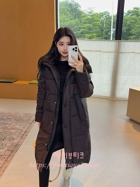 프라다 여성 패딩