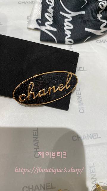 샤넬 브로치