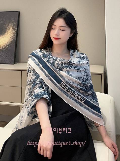디올 스카프