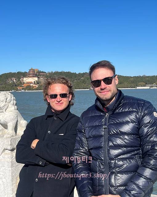 몽클레어 Acorus 패커블 쇼트 다운 재킷 (3color)