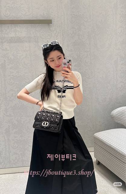 디올 반팔 니트