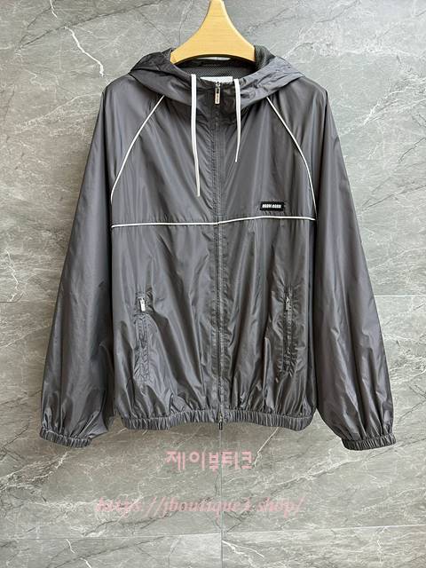 미우미우 바람막이 점퍼