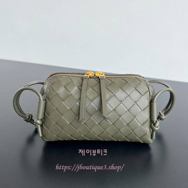 보테가 베네타 콘서트 파우치