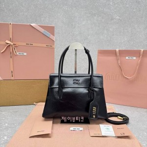 미우미우 솔리테르 가죽 백