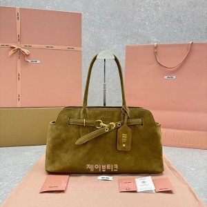 미우미우 스웨이드 아방뛰르 백